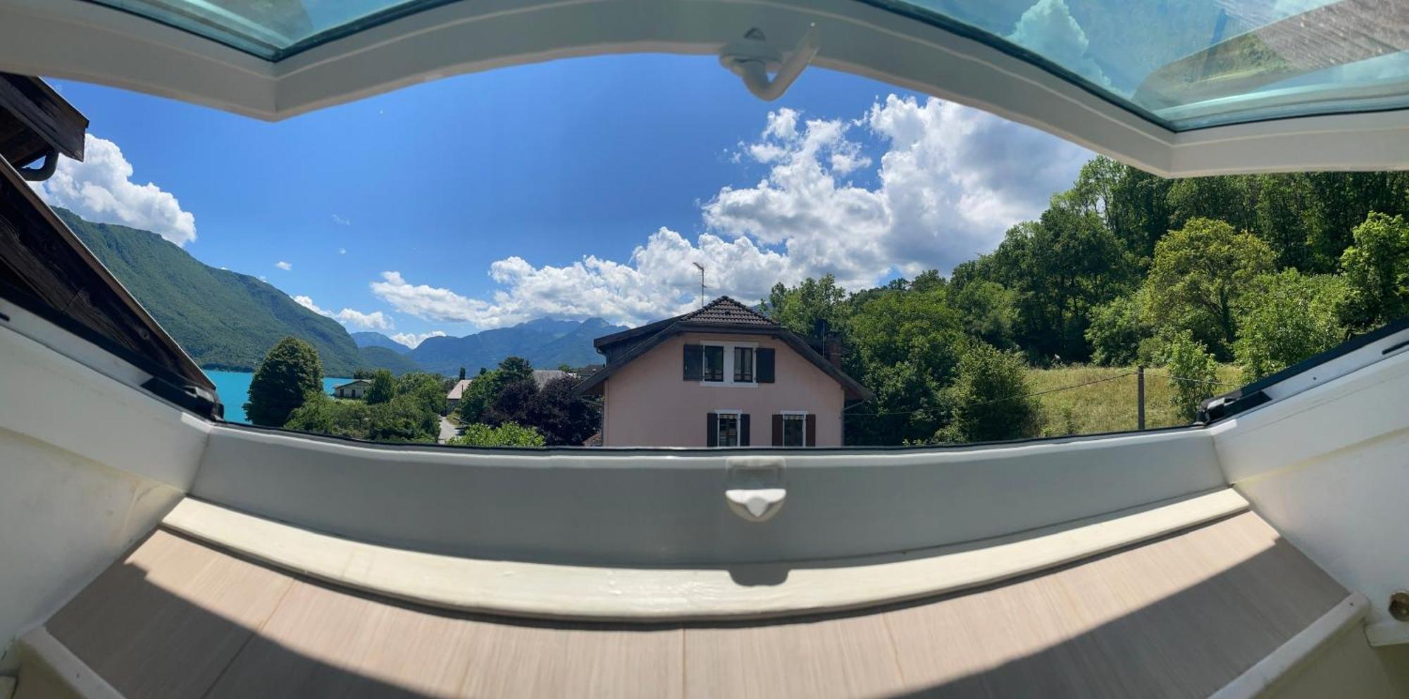 Rare 2 Bedroom With Private Beach On Lake Annecy Дуссар Экстерьер фото