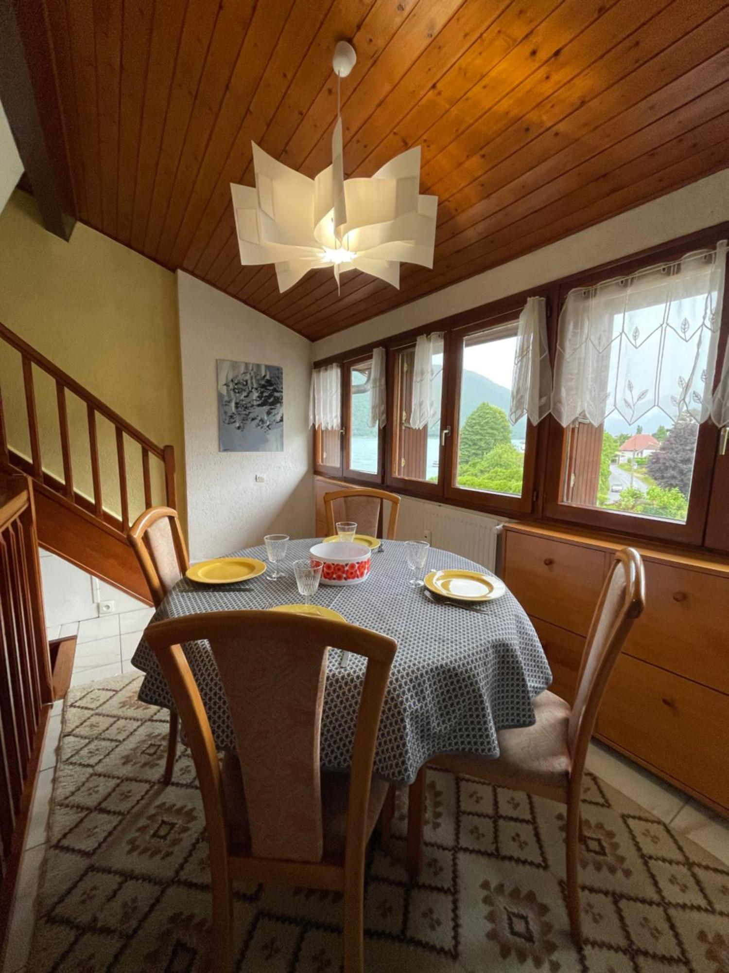 Rare 2 Bedroom With Private Beach On Lake Annecy Дуссар Экстерьер фото